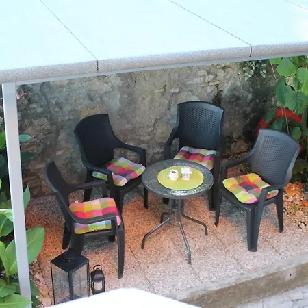 Subcastrum Apartment