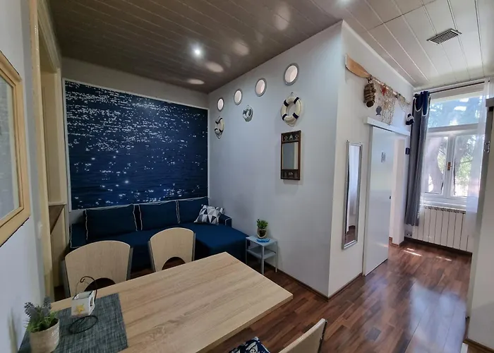 Subcastrum Lejlighed Pula